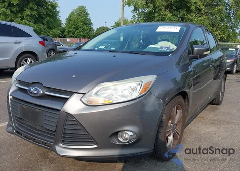 2014 Ford Focus Se z USA, uszkodzony, nr VIN 1FADP3F2XEL344695